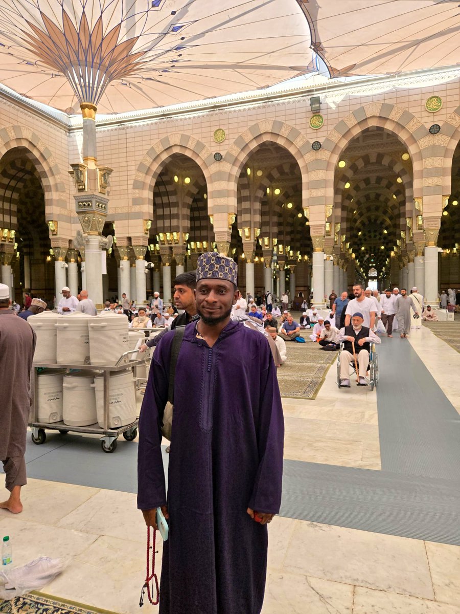 AM_Saleeeem's tweet image. One of the best fulfilment of my life 🥺💙🙏🏾

Na Manzon Allah a Masallacin Manzon Allah a gaban Manzon Allah. Allah saka mu cikin ceton Annabi ﷺ🙏🏾