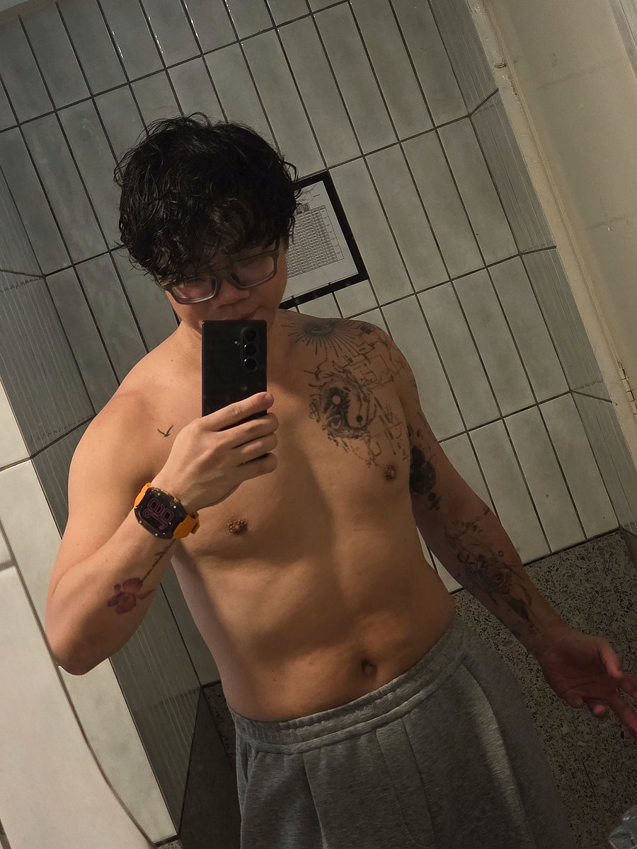 Today I'm..
49 years 7 months 0 days
or 595 months 0 days
or 2587 weeks 2 days
or 18,111 days
or 434,664 hours
or 26,079,840 minutes
or 1,564,790,400 seconds