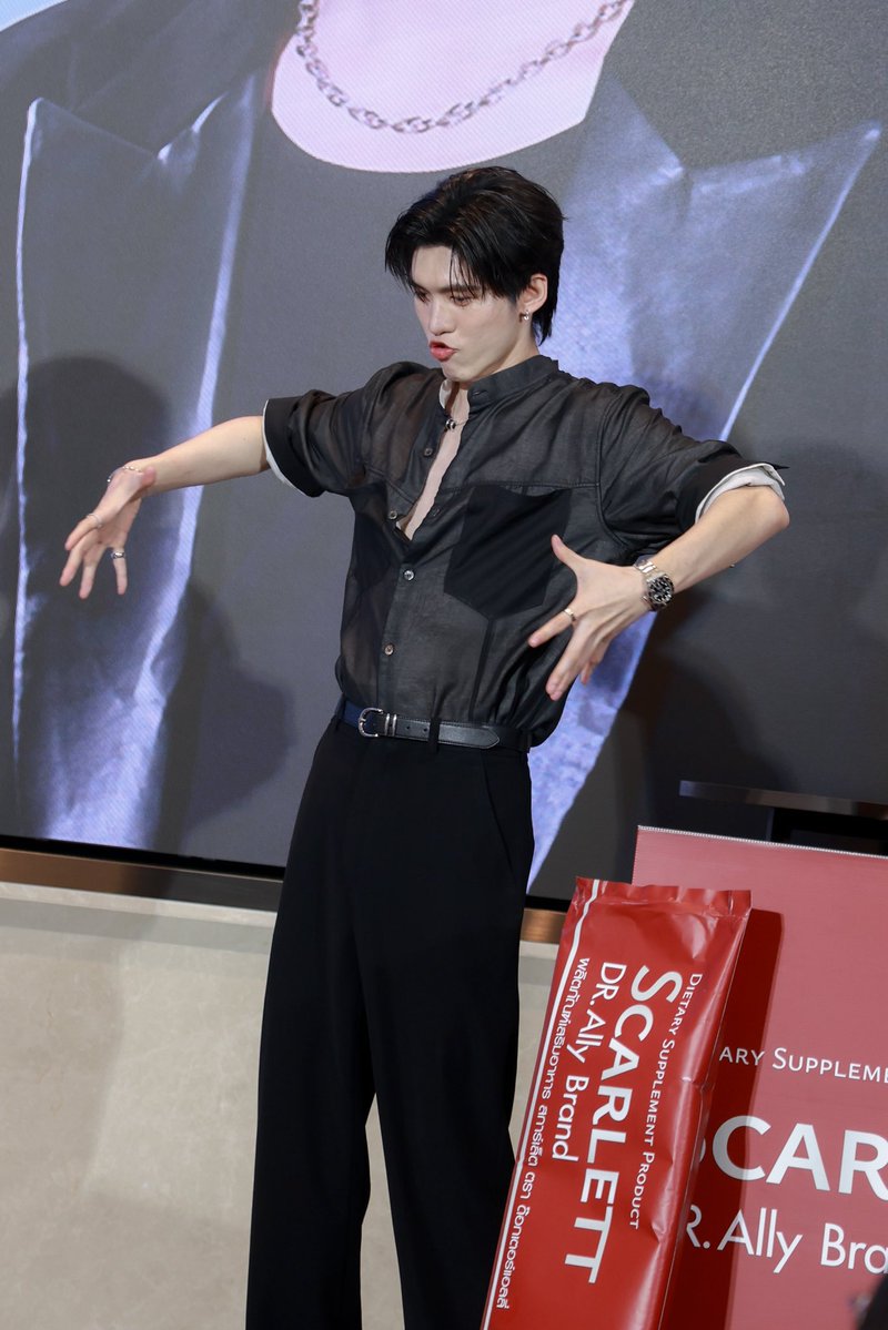 DrAllyBrand's tweet image. ภาพบรรยากาศงาน DR.Ally Happy Time With Aou 

📆 16 Nov 2025

🖇️shorturl.asia/5e2N1

#DrAllyScarlett
#DrAlly #DrAllyThailand
#aou_tnbknr #เหล่าเดซี่ของอู๋