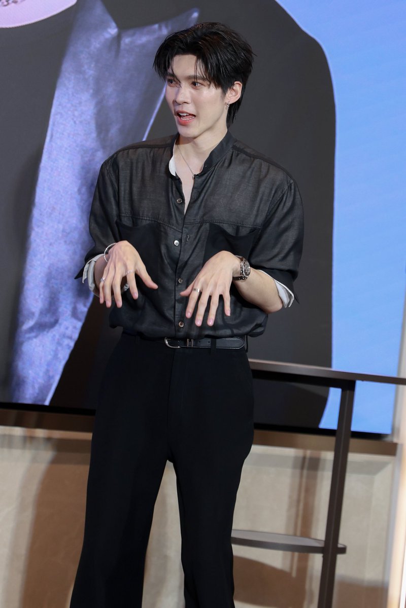 DrAllyBrand's tweet image. ภาพบรรยากาศงาน DR.Ally Happy Time With Aou 

📆 16 Nov 2025

🖇️shorturl.asia/5e2N1

#DrAllyScarlett
#DrAlly #DrAllyThailand
#aou_tnbknr #เหล่าเดซี่ของอู๋