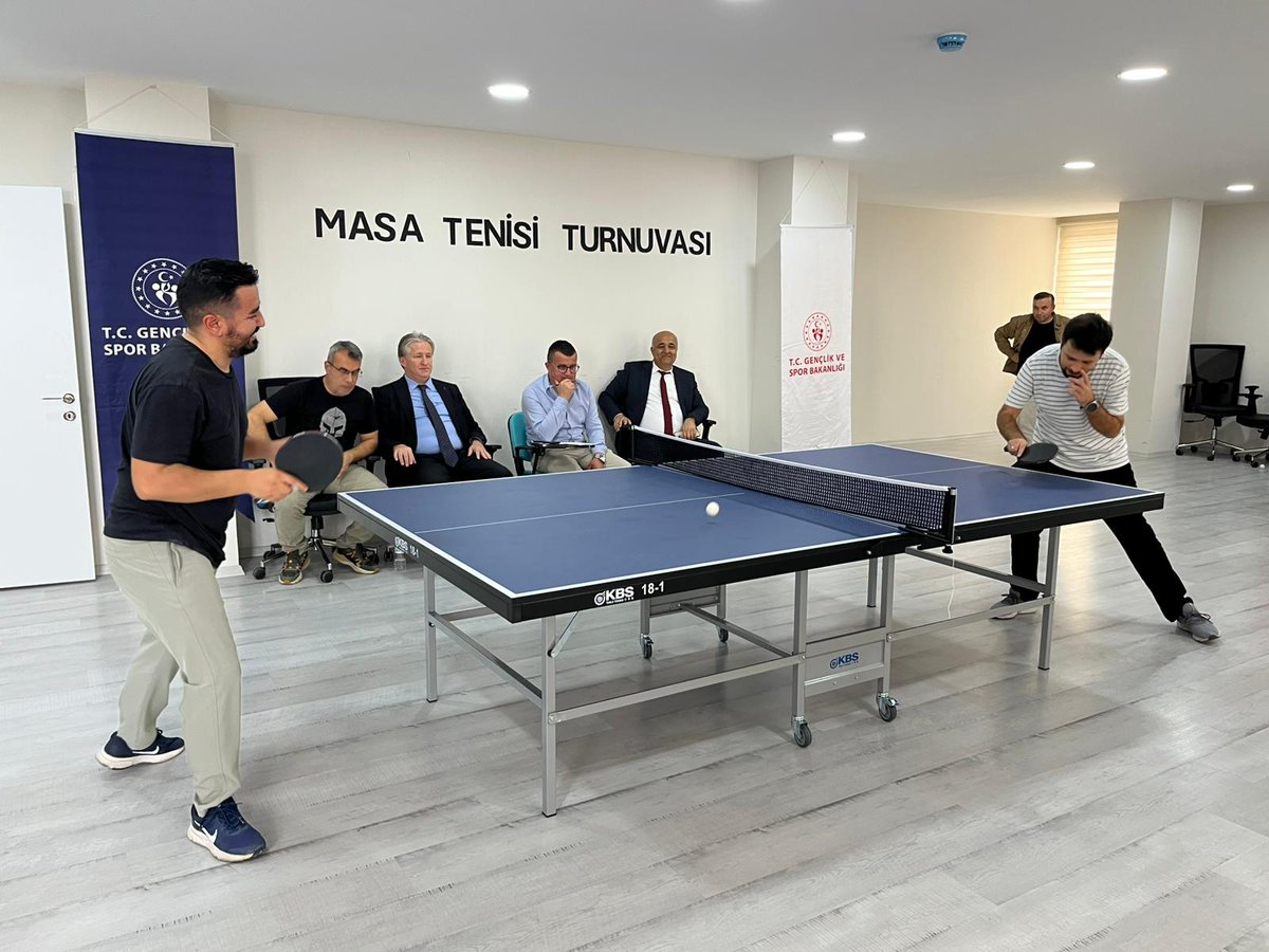 tokiokcular's tweet photo. 24 Kasım Öğretmenler Günü münasebetiyle Alaplı Gençlik Spor İlce Müdürlüğü tarafından düzenlenen masa tenisi turnuvasında okulumuzu temsil ederek ilçe 2. si olan Yunus Merdivan ve ilçe 3. sü olan Vedat Çılman'ı tebrik ederiz... https://t.co/4g2RHx53Dr