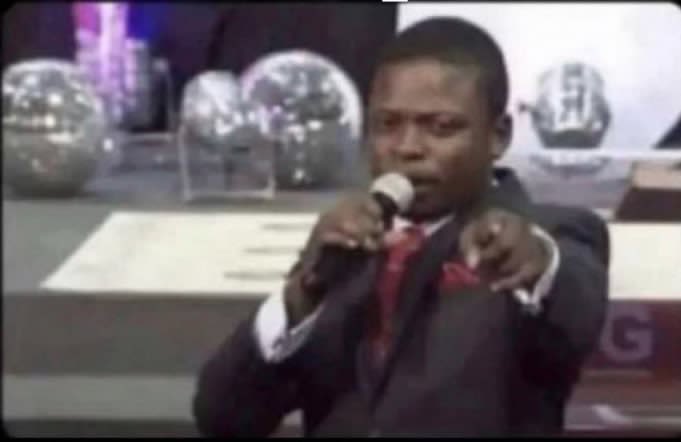 timigrapher's tweet image. Your body is a temple of God not meat pie!!!!!🙂