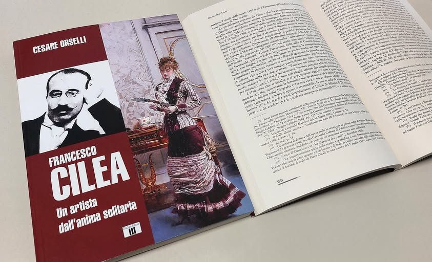 Il 20 novembre 1950, a Varazze, muore Francesco Cilea.
Cesare Orselli ripercorre l’esistenza di un personaggio colto e civilissimo, la maturazione creativa di tutta la sua produzione e il terreno da cui è sorto il capolavoro di Adriana Lecouvreur.
zecchini.com/francesco-cile…