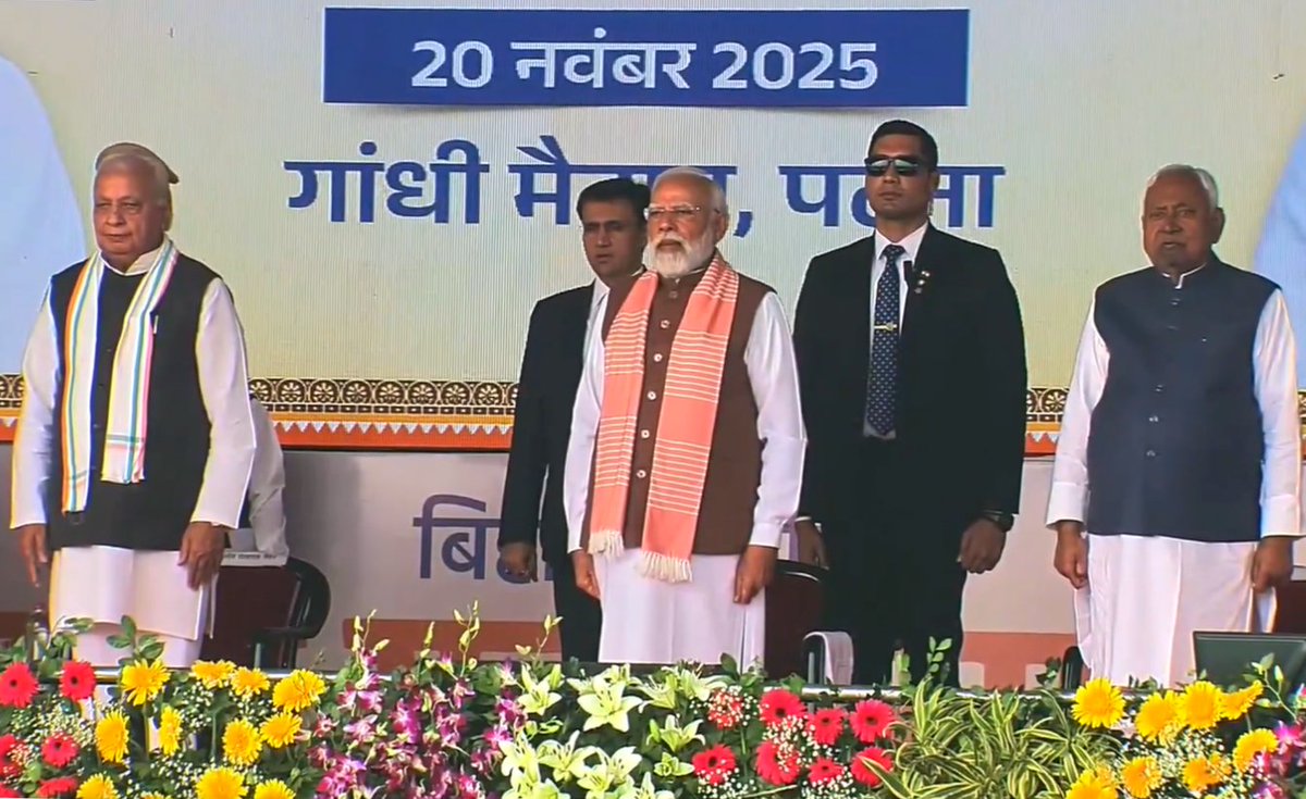 JagbaniOnline's tweet image. ਨਿਤੀਸ਼ ਕੁਮਾਰ 10ਵੀਂ ਵਾਰ ਬਣੇ ਬਿਹਾਰ ਦੇ ਮੁੱਖ ਮੰਤਰੀ, ਦੇਖੋ ਖਾਸ ਤਸਵੀਰਾਂ
#NitishKumar #BiharChiefMinister #Oath #PMNarendraModi