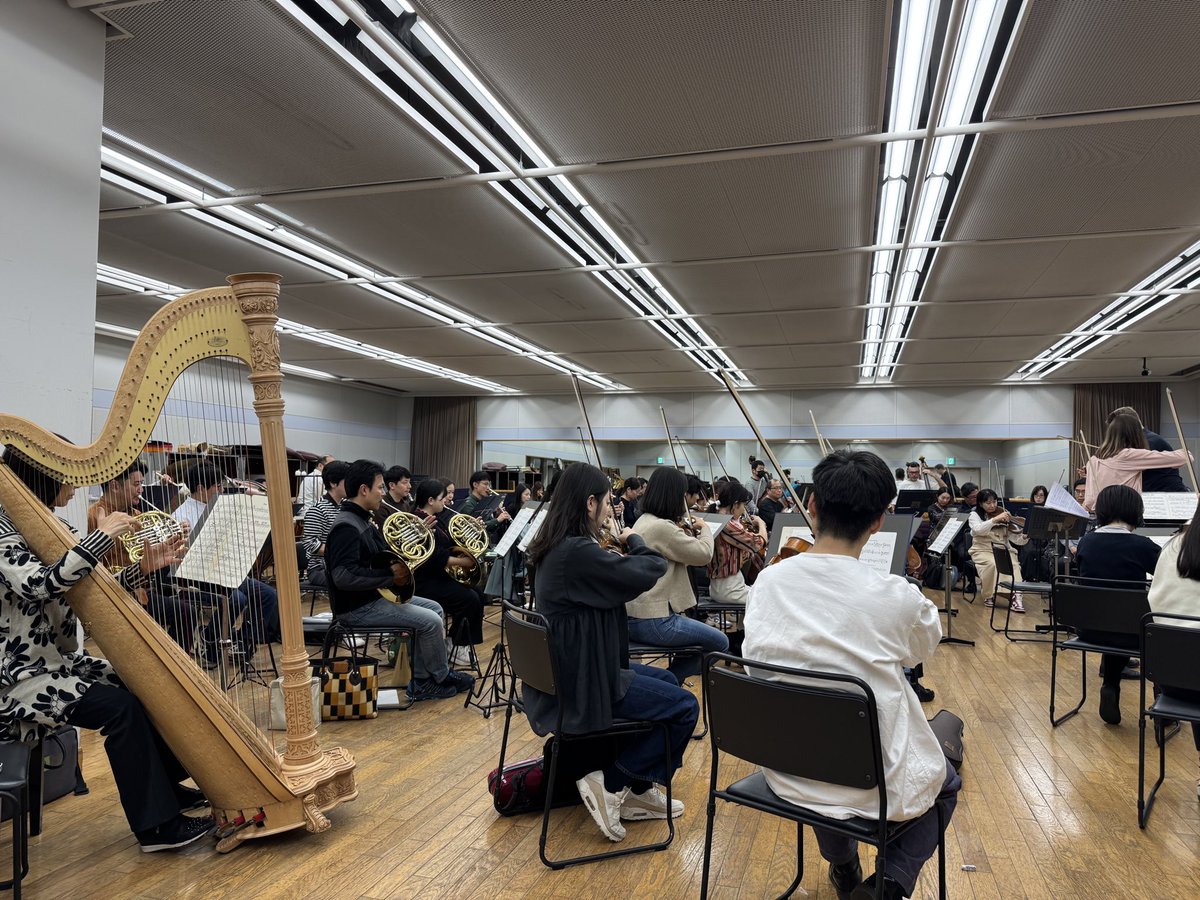 紀尾井ホール室内管弦楽団 第145回定期演奏会 リハーサル3日目から。木管チームをご紹介します。第2フルートは予定していた野口みおに代わり、瀧本実里さんが出演します。
Duncan Ward &amp; Viktoria Mullova - Kioi Hall Chamber Orchestra Tokyo
🎫 yyk1.ka-ruku.com/kioi-hall-s/sh…