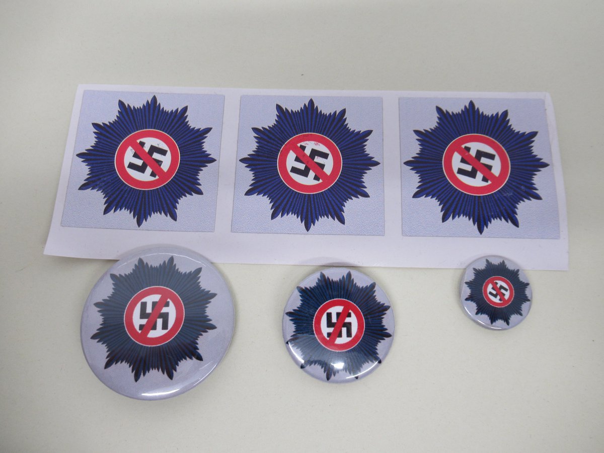 HSB_Forum's tweet image. Nazis raus aus der Polizei - #Polizeiproblem 

Jetzt Tasse bestellen 🛒🔗 fhsb.de/tpp
… und 1 Button und ein paar Aufkleber mit dazu erhalten.

Nur, solange der Vorrat reicht und das ist nicht mehr lange. ✊🖤❤️

ℹ️ regülärer Versand ab 07.12.25