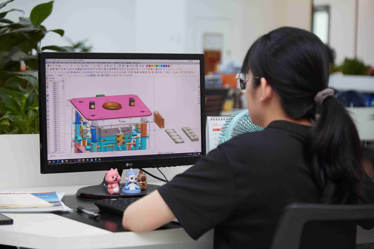 godemold.com
👫Let's take a look at our workers, From design to quality inspection.
Let us be proud of them
#plasticinjectionmold #injectionmolding #mold #mould #precisionmold #Makino #CNC #EDM #MOLDACTORY #moldmaker #moldtool #molding #plasticinjectionmolding