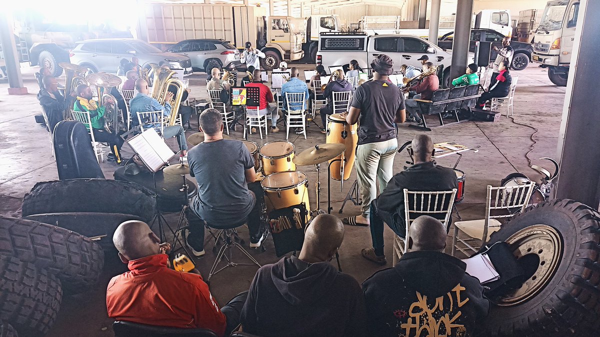 SANDF_ZA's tweet image. #SAArmy Article || Exercise VUKUHLOME IV || Army Bands Practice at Combat Training Centre.

facebook.com/share/p/1Go9HV…

#SANDF
#SAArmy
#PrideOfLions
#EXCONVUKUHLOME_IV
#ExerciseVUKUHLOME_IV