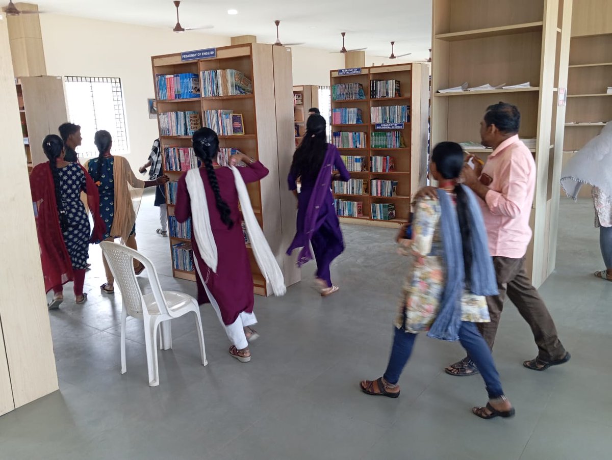 NSSGRT1TVLR's tweet image. An engaging and enriching Day 7 of Library Week 2025 at GRT College of Education, Library Treasure Hunt and Library Oath Taking Ceremony, was carried out. #GRTCollegeOfEducation #LibraryWeek2025 #TreasureHunt #LibraryOath #LoveForBooks #StudentTeachers #LibraryActivities #GRTCOE