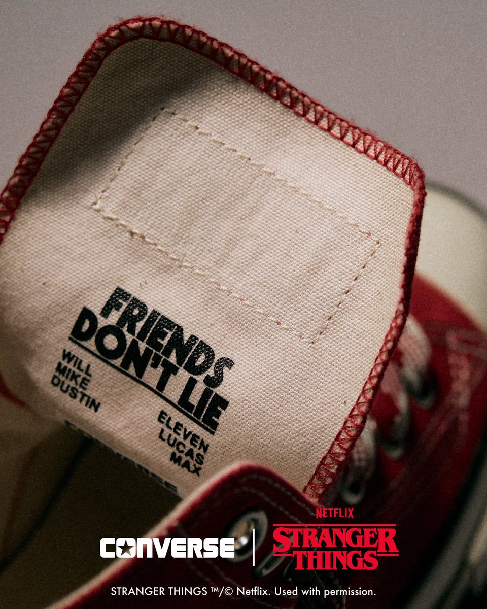 cmf0703's tweet photo. お手伝いしたST5コラボ①
ST5の舞台の年代のconverse広告を
オマージュしたようなイメージになっております。

#StrangerThings #Netflix https://t.co/OsR4Xnvx28
