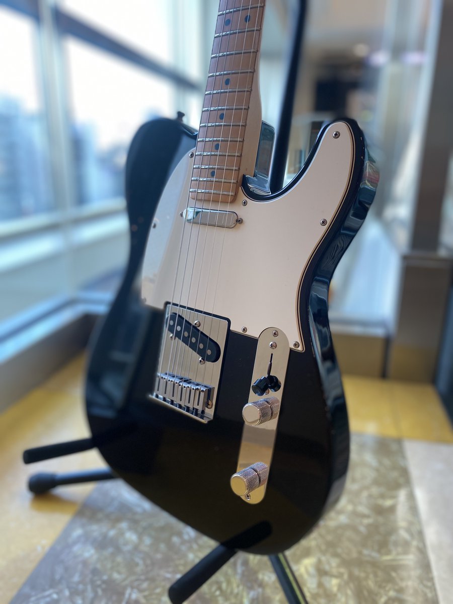 ✨️中古エレキギター✨️ 《Fender USA / American Standard