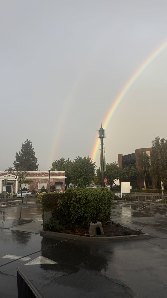 pebblleesss's tweet photo. @08urchin oomfie i saw this same rainbow.. https://t.co/628hjhgFDG