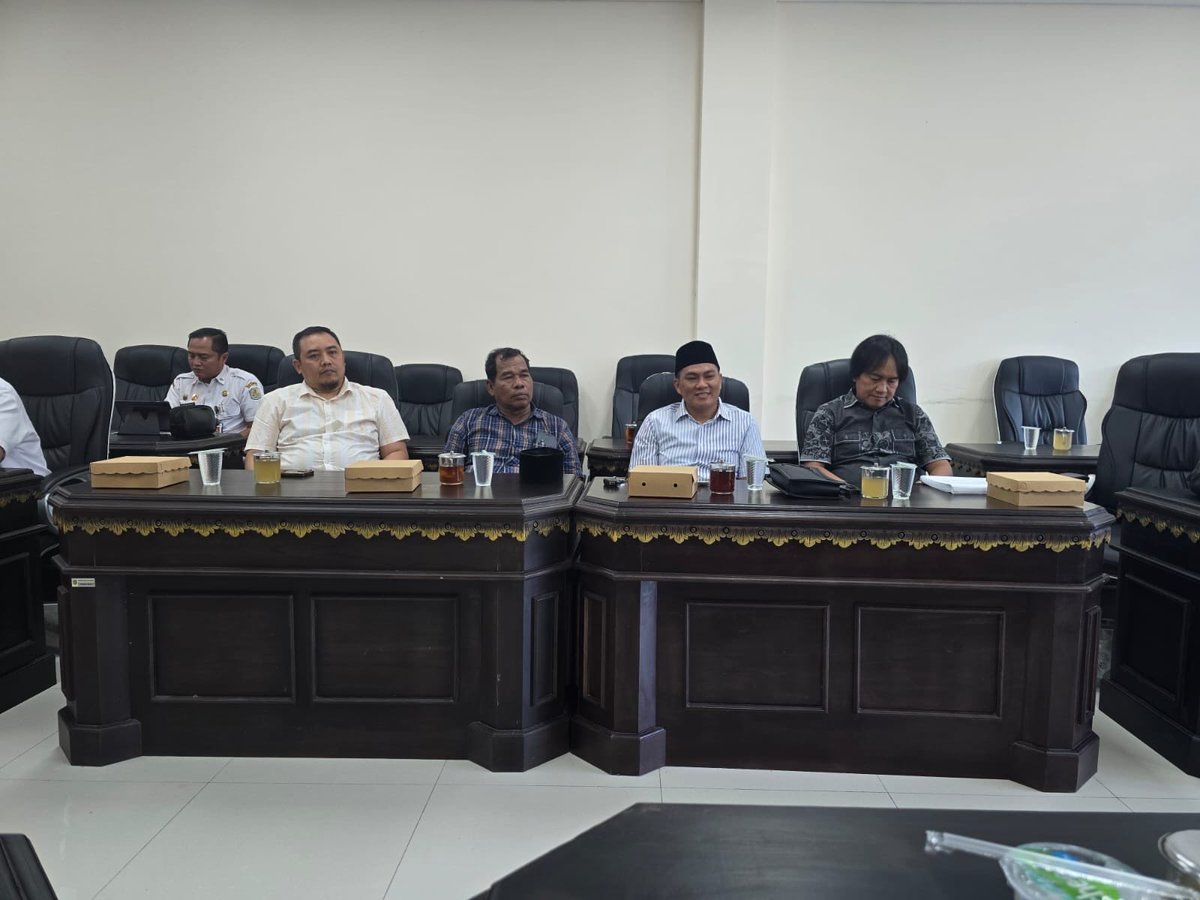 em_muhri tweet media