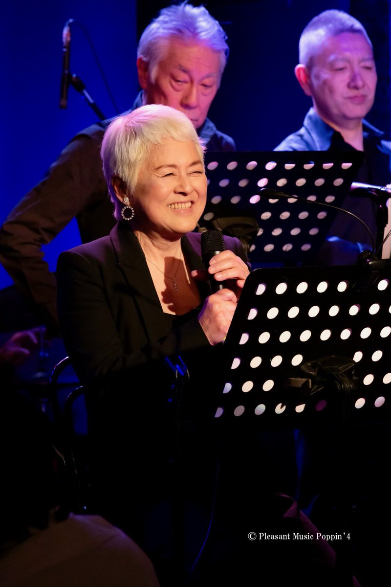 MakiMichiru's tweet photo. 先日のポッピンさんとのライブ写真が掲載されております
どうぞご覧くださいませ
↓Facebook、galleryまでどうぞ
https://t.co/8oNFRRxhSu https://t.co/QJN9MktUIQ