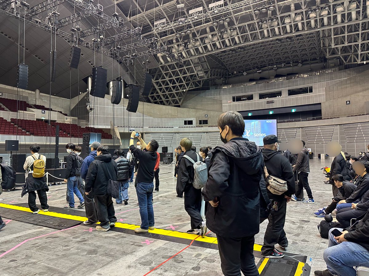 自由に歩き回りながら音を確認中
#interbee2025
#xspeaker
#interbeeexperience
#スピーカー試聴