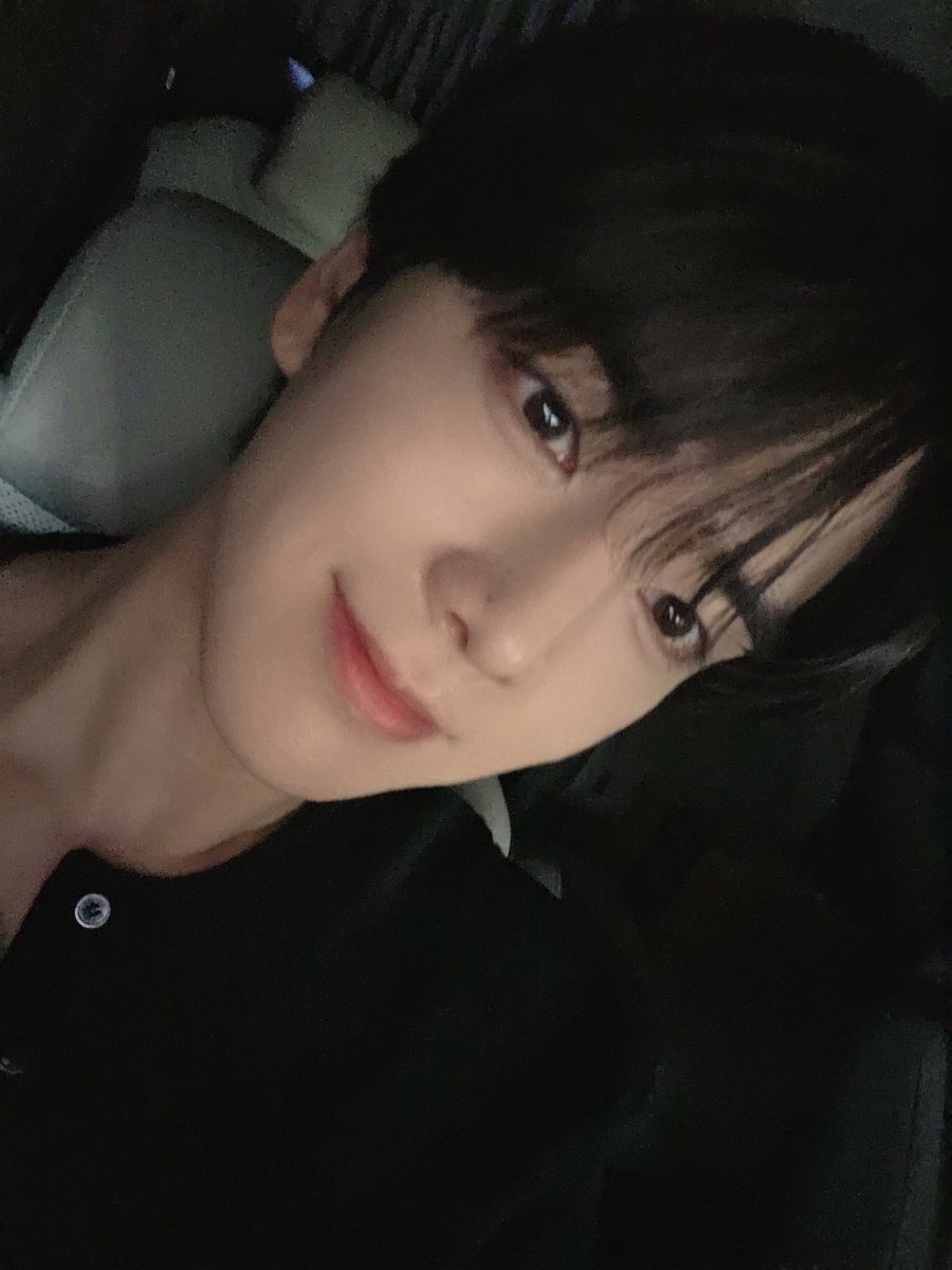 They say my look hits right at the center of THE B’s heart. Even AI can’t copy that, right?🤭 Check out the clip if you want to see what they mean.
youtu.be/8TvlkD8xkw4