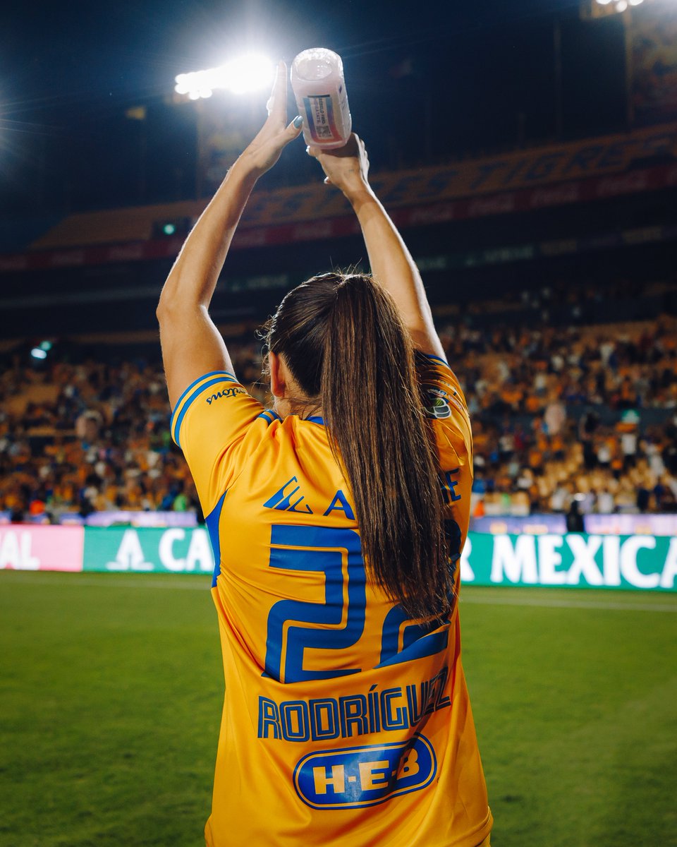 TigresFemenil's tweet image. ¡𝐄𝐥 𝐄𝐪𝐮𝐢𝐩𝐨 𝐲 𝐬𝐮 𝐀𝐟𝐢𝐜𝐢𝐨́𝐧! ✨🐯

💛 ¡Incomparable! Queremos leerte previo a la Gran Final de ida. ¡Deja tu mensaje de apoyo a las Amazonas!