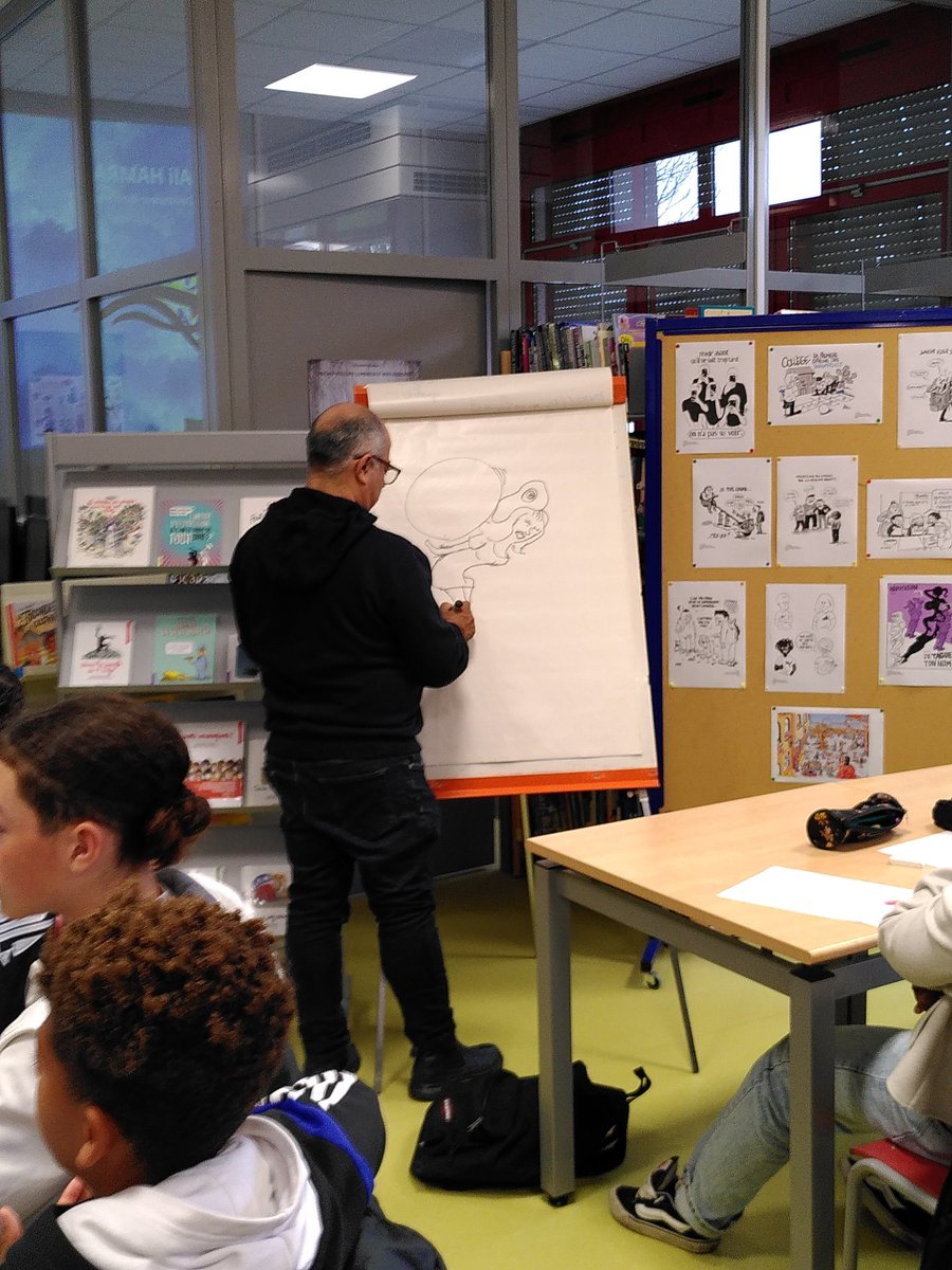 Paris denis tweet media