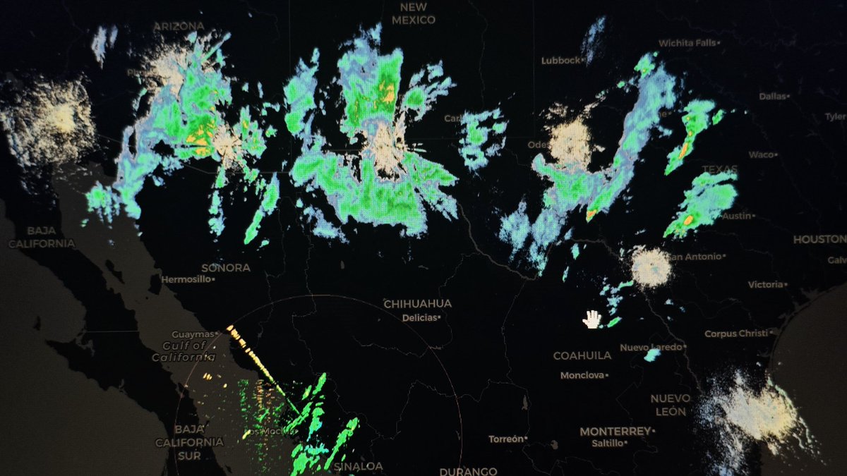 CHIAPAS_AMC's tweet image. 📡 Nos encontramos monitoreando el Norte del país ante posibles riesgos de inundaciones rápidas.

⚠️ De igual manera el equipo nocturno se encuentra elaborado el pronóstico para los próximos tres días, por lo cuál se notifica que seguimos esperando riesgos hidrometeorológicos.