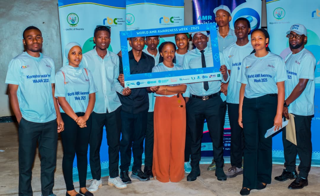 Yesterday, UR-Nyagatare Campus marked World #AntimicrobialResistance  Awareness Week 2025 with presentations and a panel discussion organized by AMR Initiative Rwanda in partnership with Veterinary students.
Act now: Protect our Present, Secure our Future.
#WAAW2025 #AMR