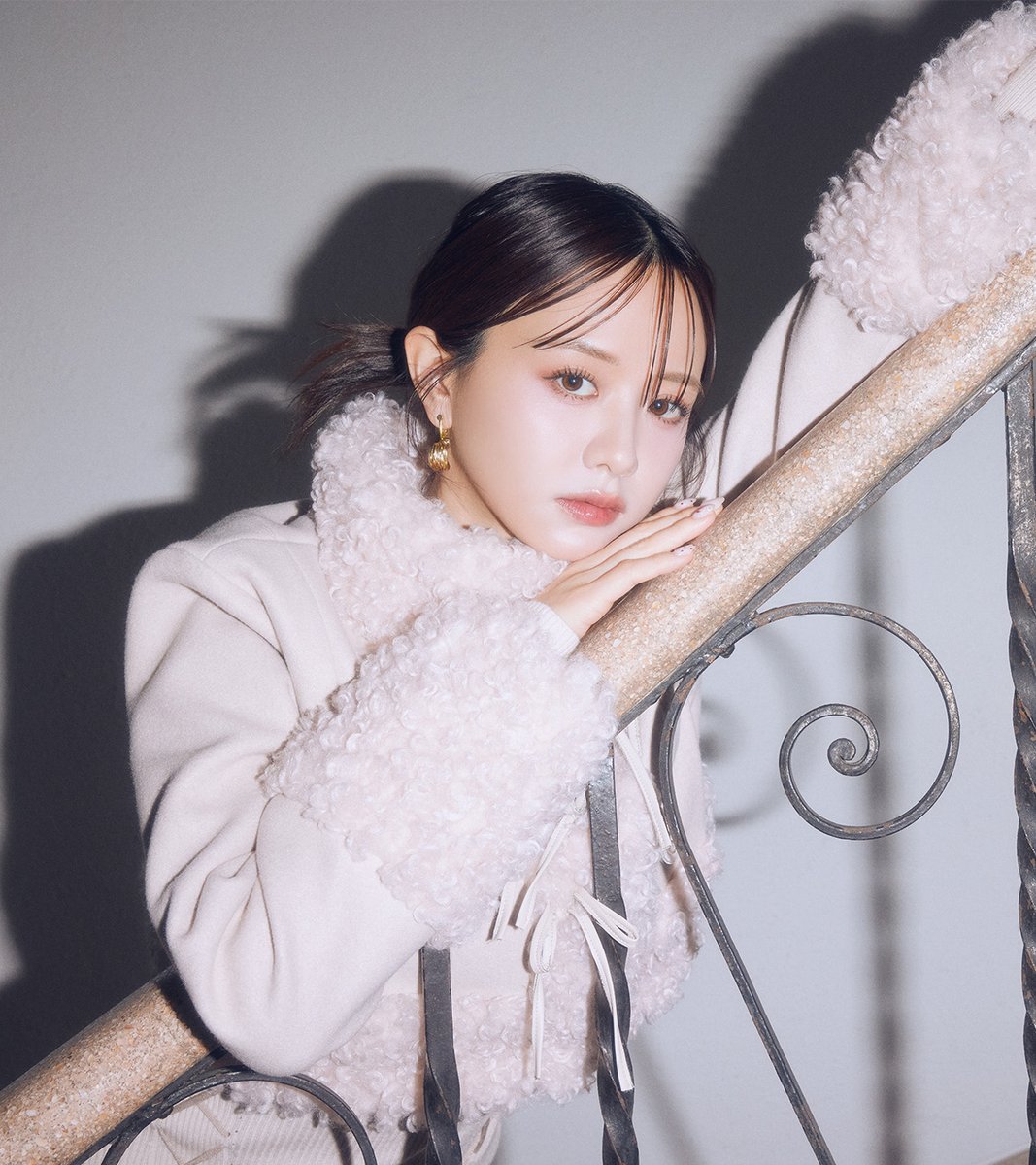 森香澄さんが纏う、ドラマティックな冬の装い。