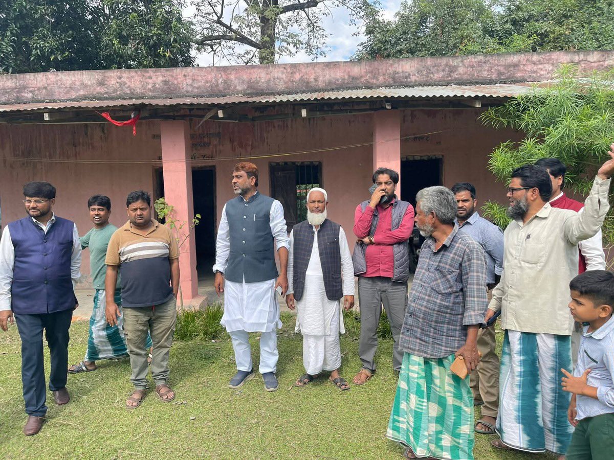 AkhtarulImanMLA's tweet photo. अमौर हाई स्कूल मैदान में कल होने वाले औवेसी साहब के कार्यक्रम की तैयारियों का निरीक्षण किया गया।
#akhatruliman #AkhtarulIman #AIMIM #amour #baisa #Seemanchal https://t.co/bnkZ3uxJF4