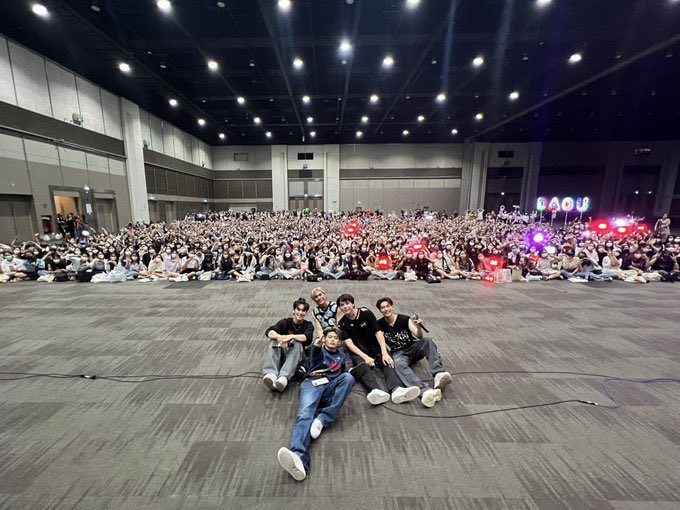 godzillabeammm's tweet image. ยัยชีแสง LAZERทุกคนรวมตัวกันโดยมิได้นัดหมาย ร้องไห้ 😭😭😭😭
#LAZ1
#LAZER