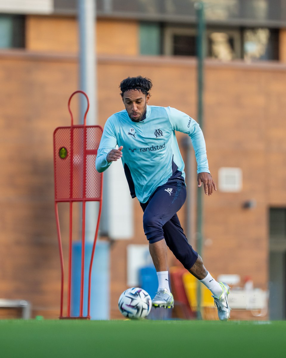 OM_Officiel's tweet image. 𝐉-𝟏 𝐚𝐯𝐚𝐧𝐭 #𝐎𝐆𝐂𝐍𝐎𝐌 🔜⚔️

#TrainingSession by @randstad_france 🏃‍♂️