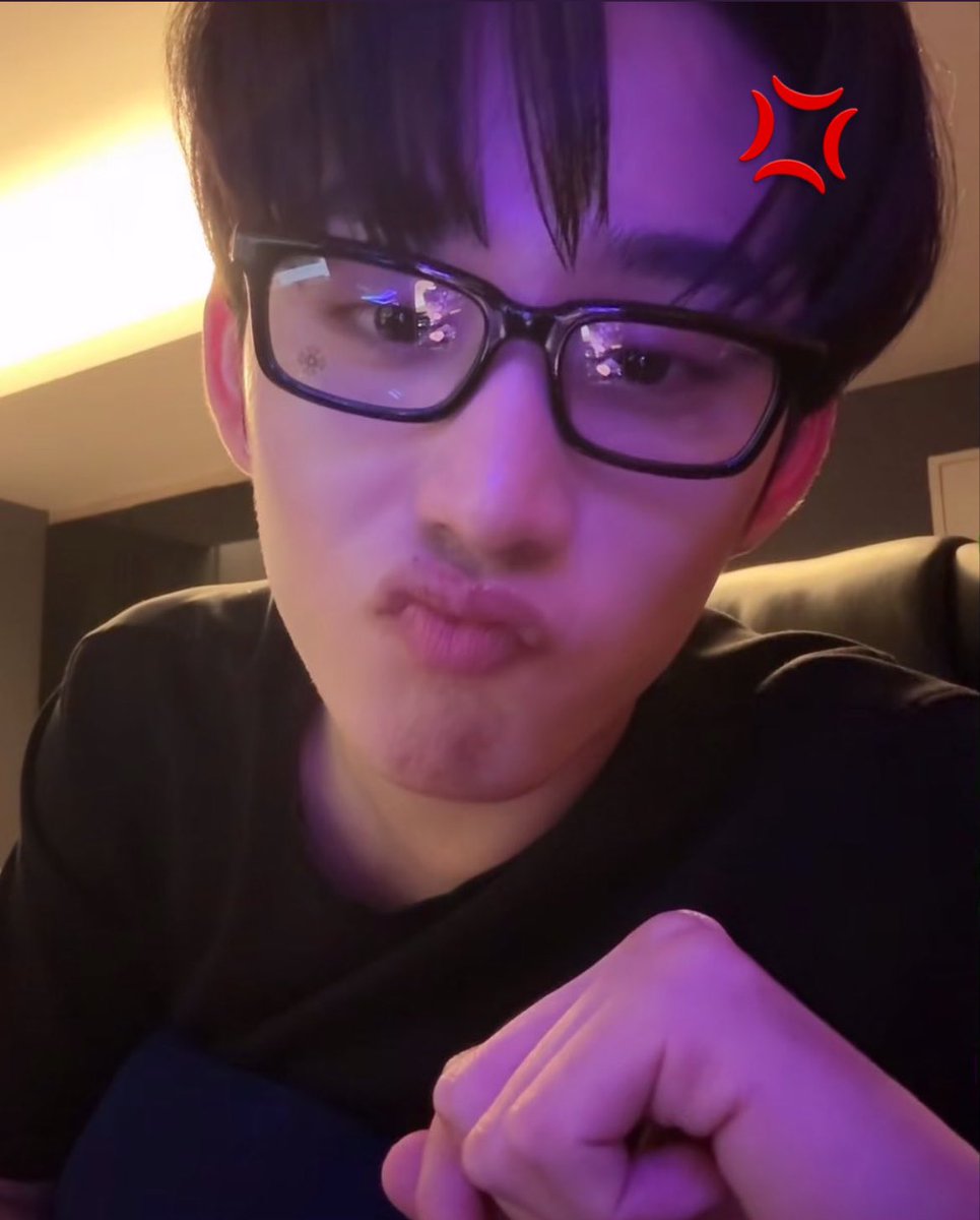 sthibtw_'s tweet image. ⠀จั้นงอนนายนะ                                ผ ผมพึ่งง้อปัย