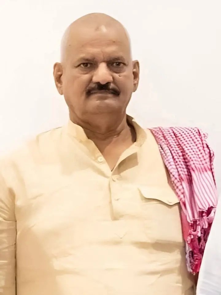 yadavdarasingh1's tweet image. बहुत ही दुखद 
विधानसभा घोषी से समाजवादी पार्टी के विधायक सुधाकर सिंह जी का निधन।।
#विनम्र_श्रद्धांजलि