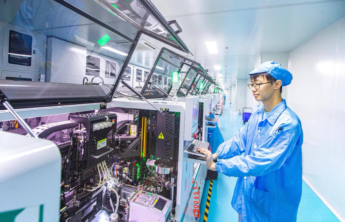 VoiceofPD's tweet image. China's display industry rises on global stage

Recent data from the China Center for Information Industry Development show that #China now accounts for 55 percent of the #globalmarket for display panels and 43 percent for display materials, ranking first worldwide in both