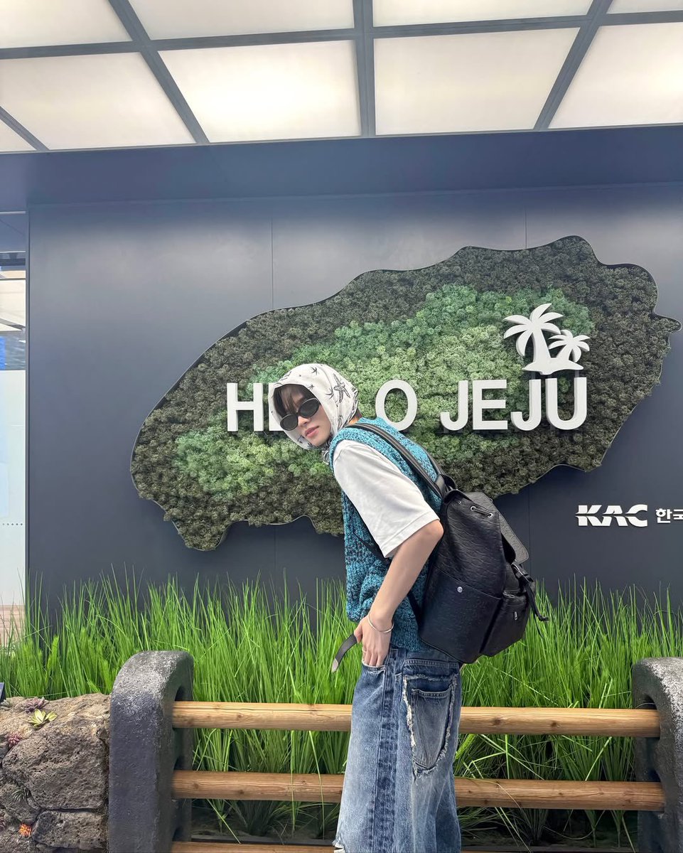 Liitjh's tweet image. هههههههههههههههه تذكرت تقليد جيهون