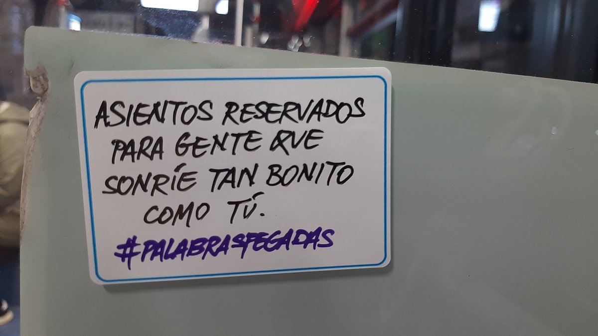 pilarbespin's tweet photo. #busbcn
#palabraspegadas https://t.co/sCwrU8aR6L
