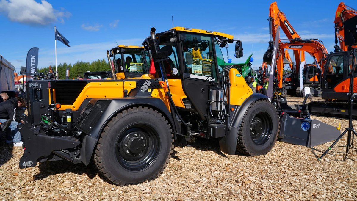 DiggerManBlog's tweet image. Wonderful Wille&apos;s 

earthmoversmagazine.co.uk/digger-man/vie…

#council #construction #compact #diggermanblog #earthmovers  #finland #groundcare #multifuctionmachine #wille