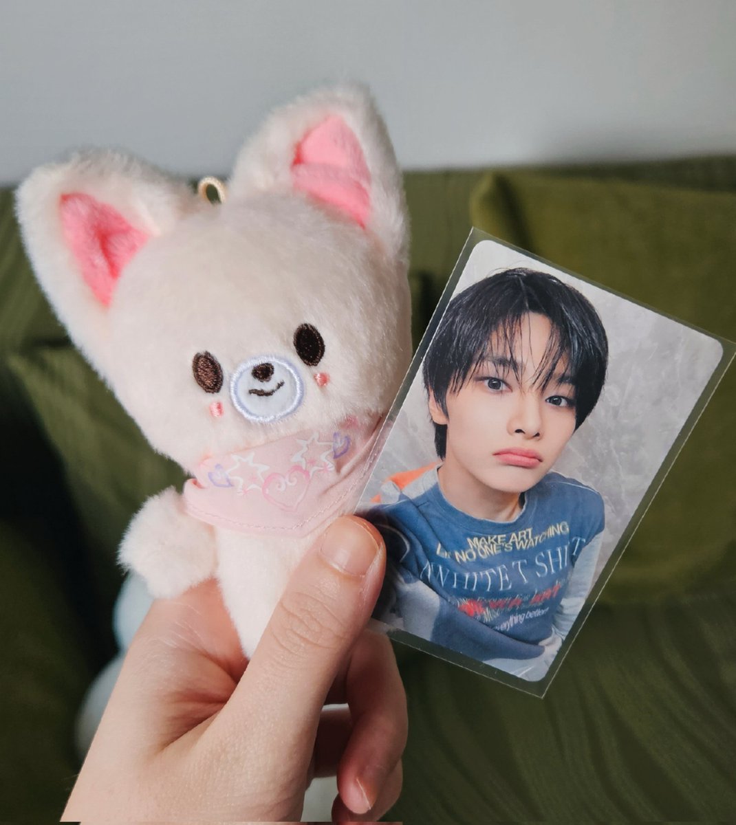 gxngracha's tweet image. happy mail day !!