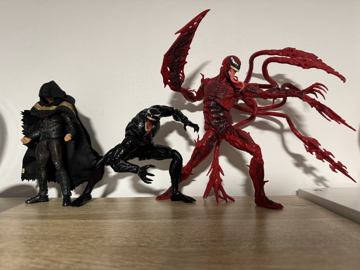 bunzobuggo's tweet image. Hey look it’s Dwayne The Rock