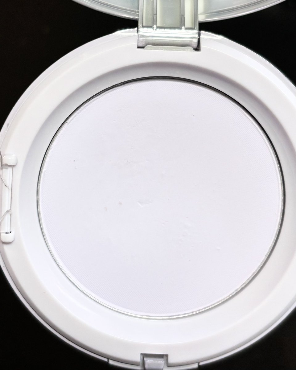 cookierush8282's tweet image. 기름 뭉친 파우더 새걸로 만드는법 알려드림
외출용 수정화장 파우더의 숙명..개기름에 뭉치고 딱딱해짐🥲드럭스토어 알바시절 테스터 관리할때 써먹은 꿀팁이에요