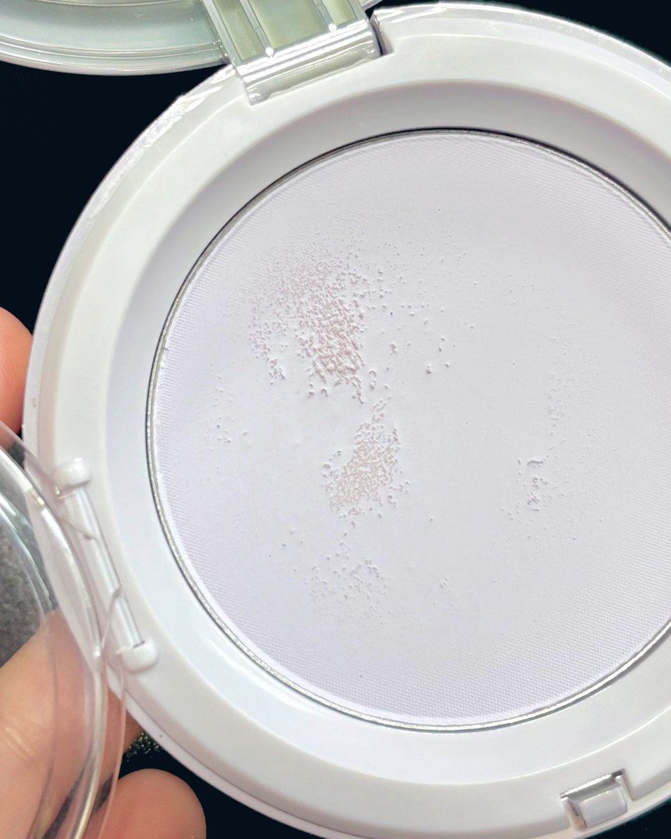 cookierush8282's tweet image. 기름 뭉친 파우더 새걸로 만드는법 알려드림
외출용 수정화장 파우더의 숙명..개기름에 뭉치고 딱딱해짐🥲드럭스토어 알바시절 테스터 관리할때 써먹은 꿀팁이에요