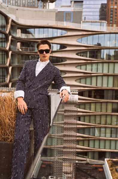 Monica_FdB's tweet image. ◾ Me pongo una camisa, ¿y a que mi pijama parece un traje?
#ArquitecturayModa #iLoveironia

Edificio 520 West 28th | 2️⃣0️⃣1️⃣8️⃣ | New York | Zaha Hadid
📷Diane Zhao para L&apos;Officiel Hommes Thailand

#JuevesDeArquitectura #arquitectura #architecture #archilovers #diseño #design