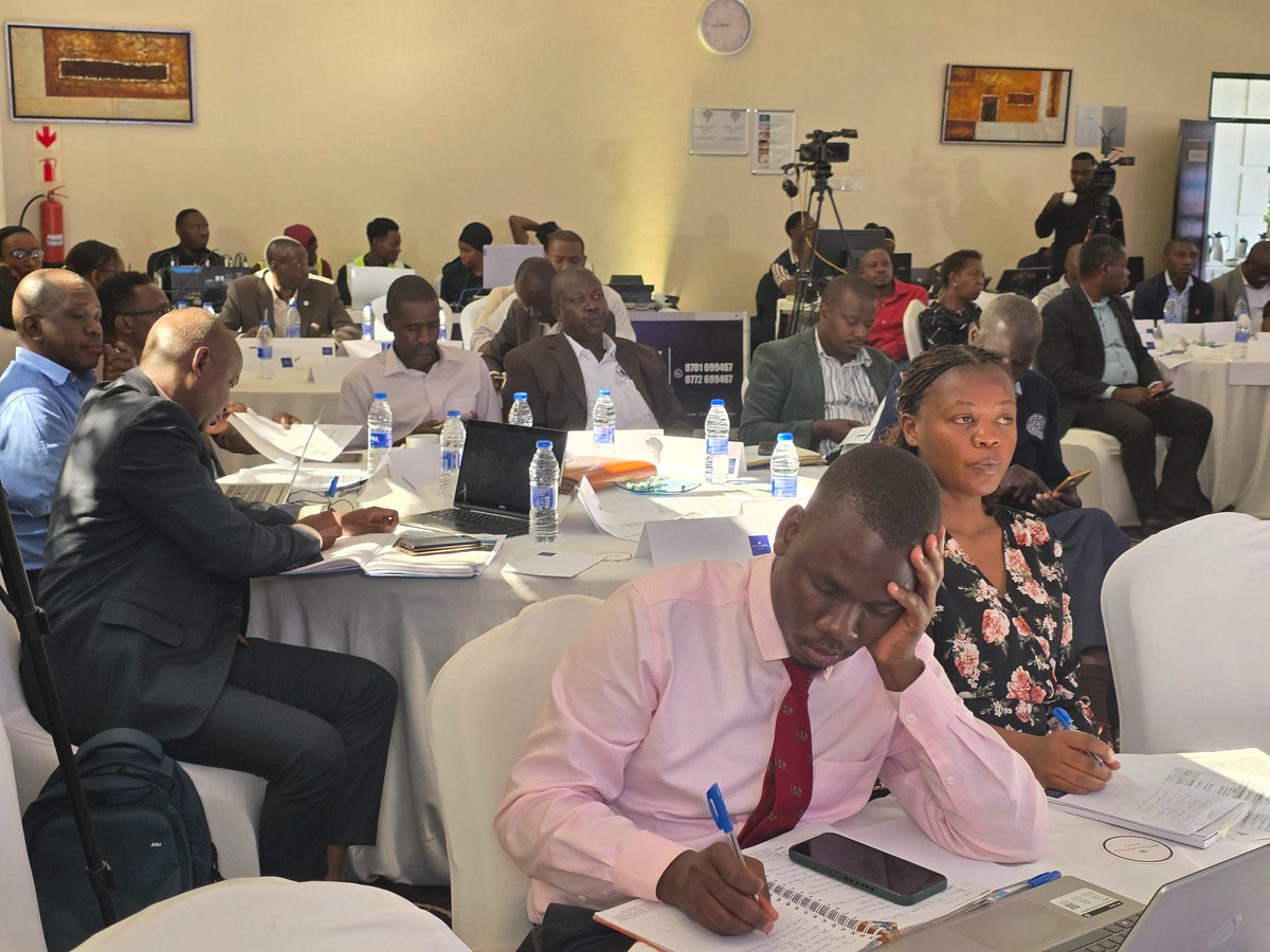Mr Enyimu Joseph, commissioner at <a href="/mofpedU/">Ministry of Finance</a>, has implored Ugandans to look at business formalisation as a norm. "We should find dignity in registration," he said. #BizFormal2025 <a href="/EPRC_official/">EPRC</a> <a href="/EBirabwa/">Elizabeth Birabwa</a> <a href="/ik/">a</a>