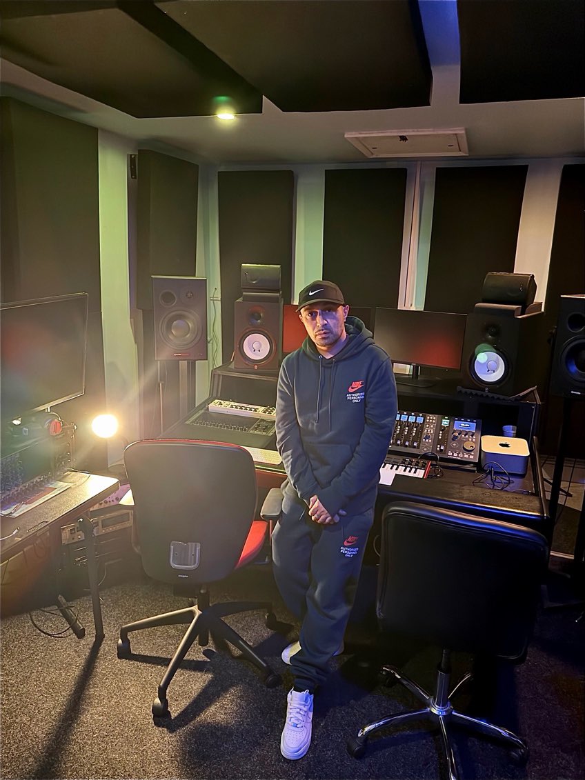 Adam Deacon tweet media