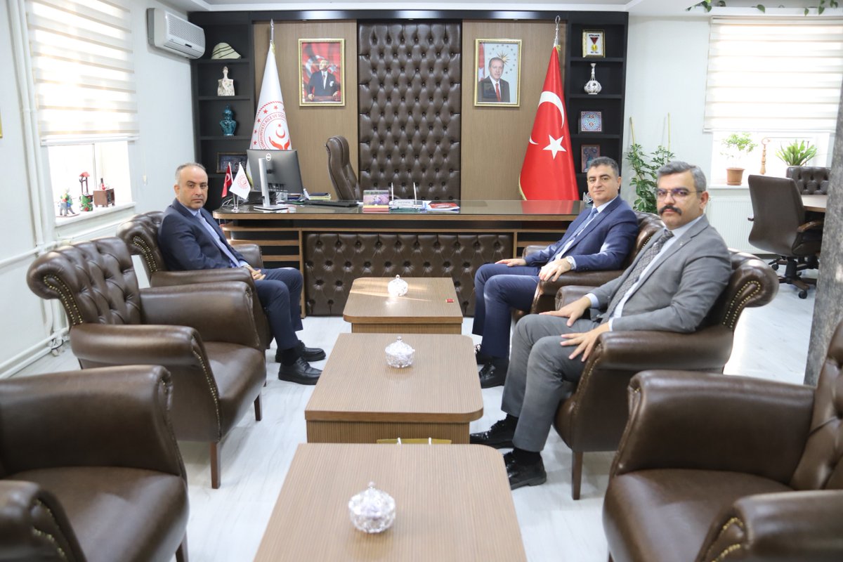 konya_istim's tweet photo. Konya Aile ve Sosyal Hizmetler İl Müdürü olarak atanan Sayın Arif TOPAL Müdürümüz Özgür @KARAYAZILI tarafından ziyaret edilmiş ve hayırlı olsun temennileri iletilmiştir.

@konyaashim
@ArifTopal_01 https://t.co/gV6G8mfPXq
