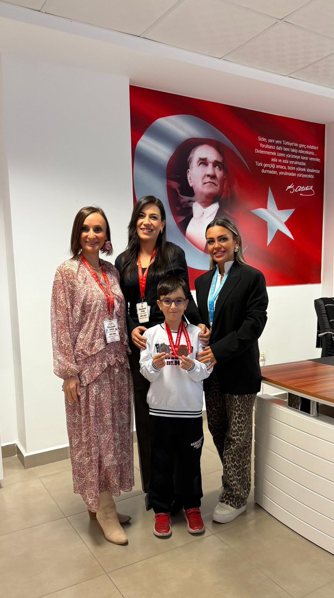 Öğrencimiz L. Metehan Başbay 10 Kasım Atatürk’ü Anma Günü Satranç Turnuvası 8 yaş ve altı kategorisinde 2.lik ve 3.lük madalyaları almıştır.Öğrencimizi tebrik ederiz♟️🏅