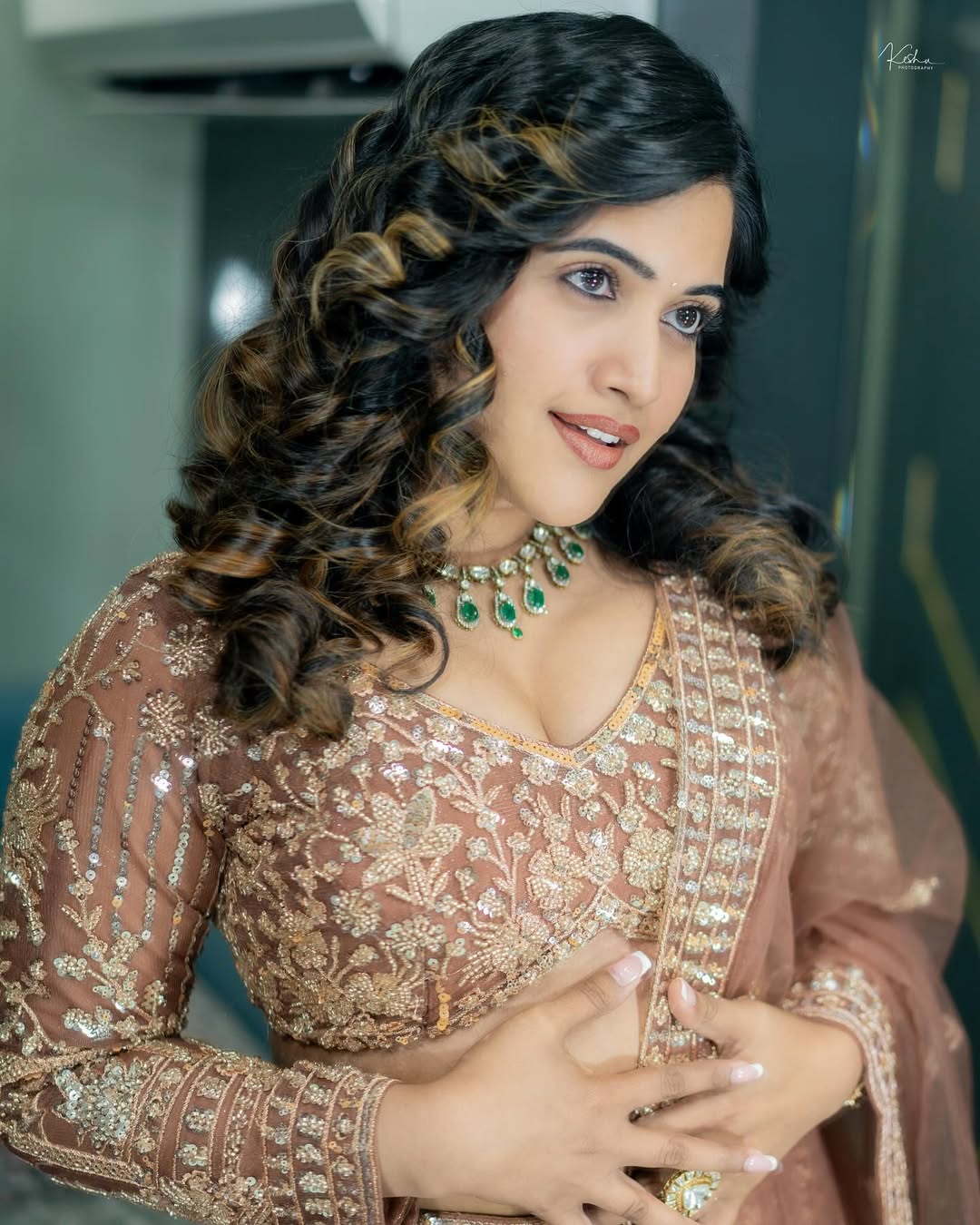 Sravanthi Chokarapu in push-up bra