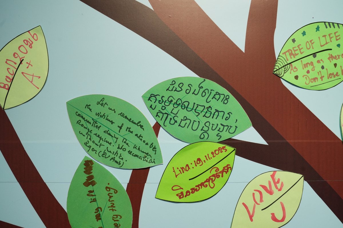 KRTribunal's tweet image. 30 days of hope and commitment! Since the opening of the &quot;CONSENT DENIED: Reflections on the Consequences of Forced Marriage and Sexual Violence under the Khmer Rouge&quot; exhibition on October 22nd, our Tree of Hope has flourished! 💚

#TreeOfHope