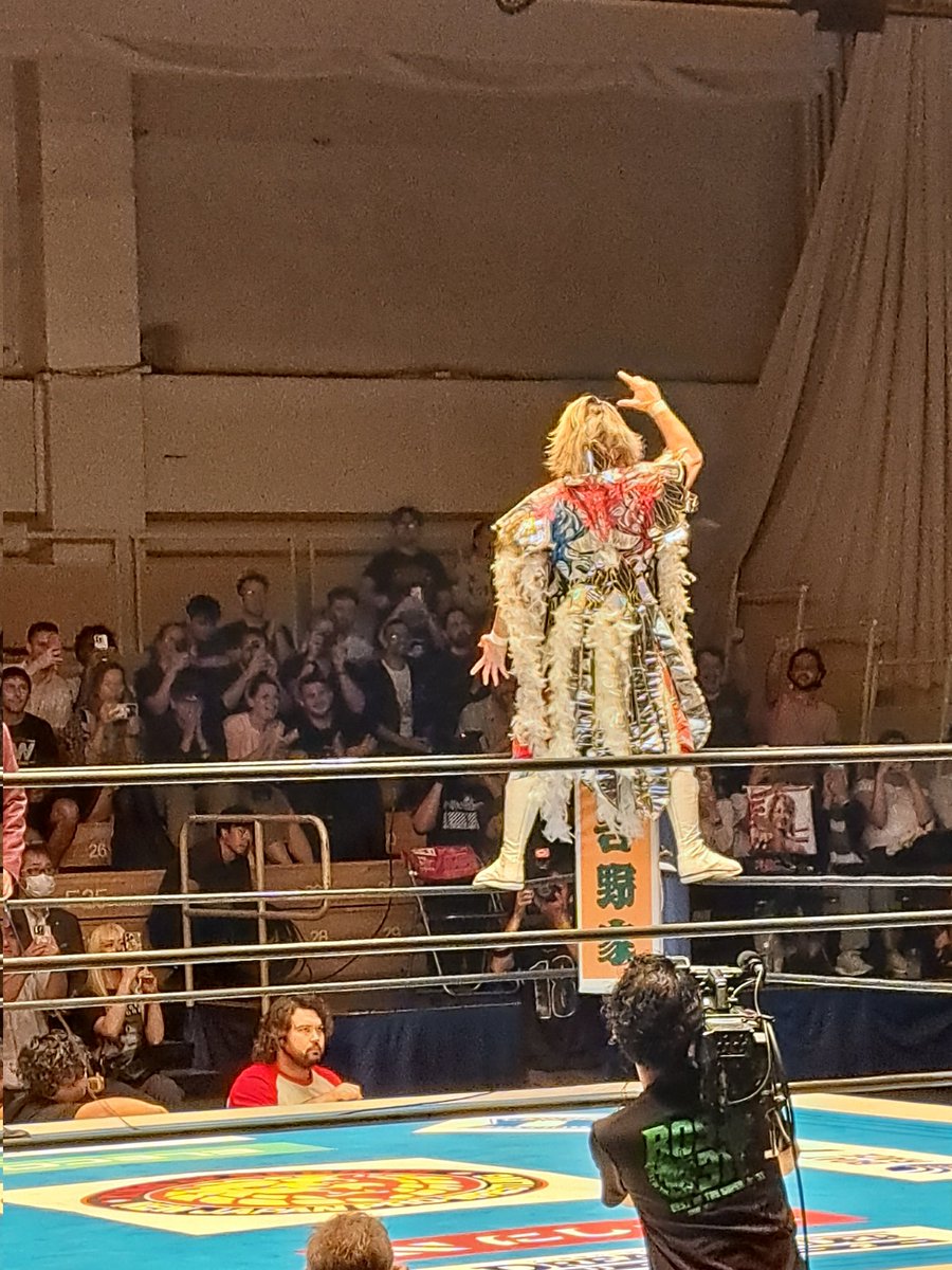 zombie__t's tweet photo. 去年から叶えたかった夢がプロレス観戦だったんですが、誘ってくれた友達がめちゃくちゃプロレス詳しくて楽しく観戦してました！もっと見たい！ https://t.co/2sQfHf7nGQ