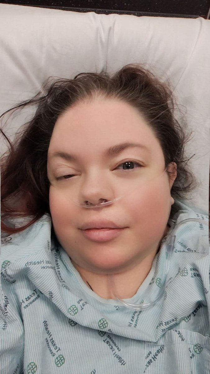 Surgery was a success and now I'm all doped up on pain meds. Can you tell lol.
For those wonder I have a total hysterectomy due to excessive fibroids.