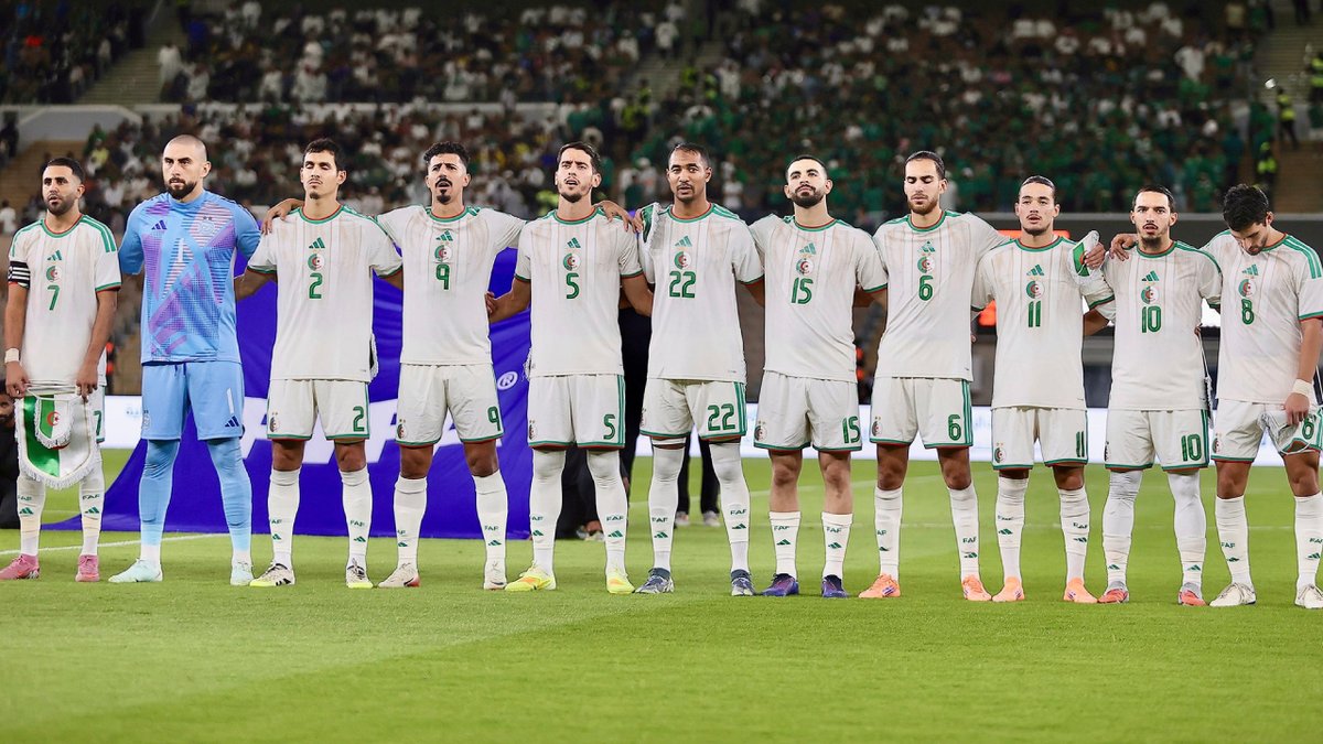 LGDFennec's tweet image. Classement FIFA Novembre 2025 : L’Algérie maintient sa 35e place mondiale #TeamDZ
Lire l&apos;article &amp;gt; 
lagazettedufennec.com/classement-fif…