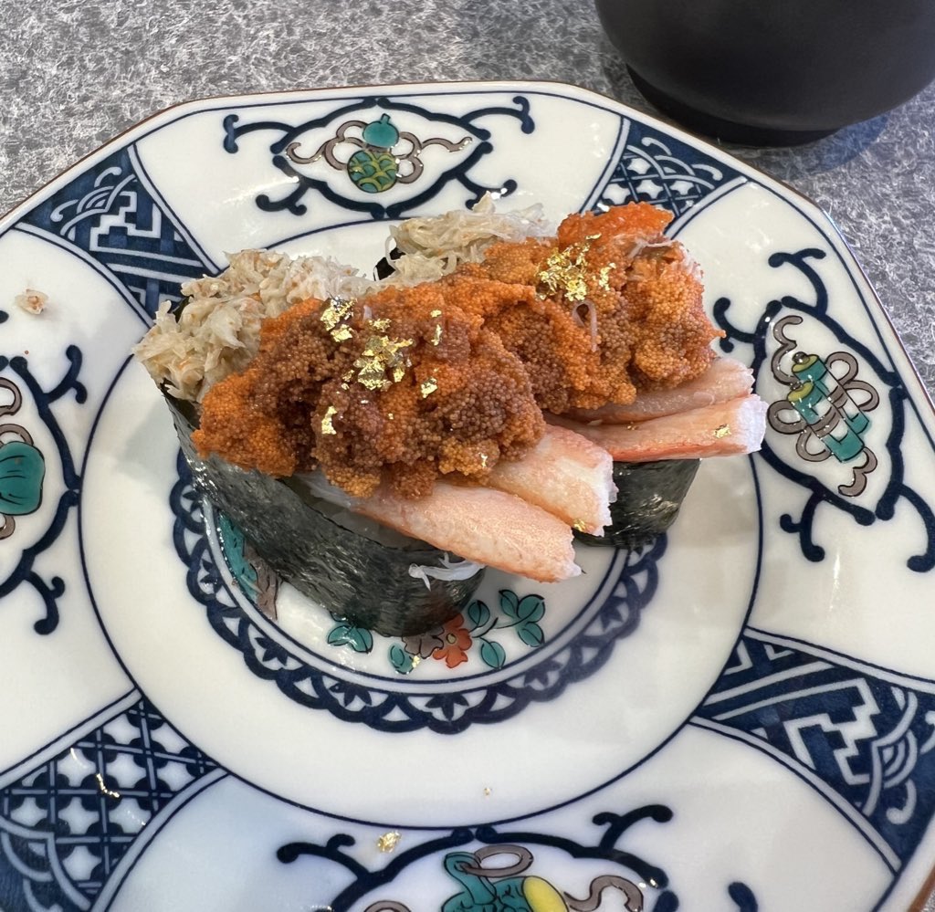 義母を連れて日用品の買出し→お寿司ランチ
今月誕生日(84歳)なので、プレゼントは靴にしたよ🎁
足指治療中なので一緒に行ける時にと考えてたとこだったんだ✨️