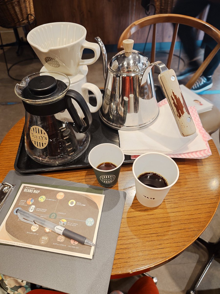 sheepland1's tweet image. タリーズコーヒーで、コーヒーセミナーに参加してみました😊
ちょっとでバスで近場では無いけど、比較的近くの店舗で募集があったので✨
コーヒーの淹れ方とアレンジで、お土産付きと盛りだくさんでした～😆
年に3回ぐらいあるみたいだから、これからもチェックしてみます